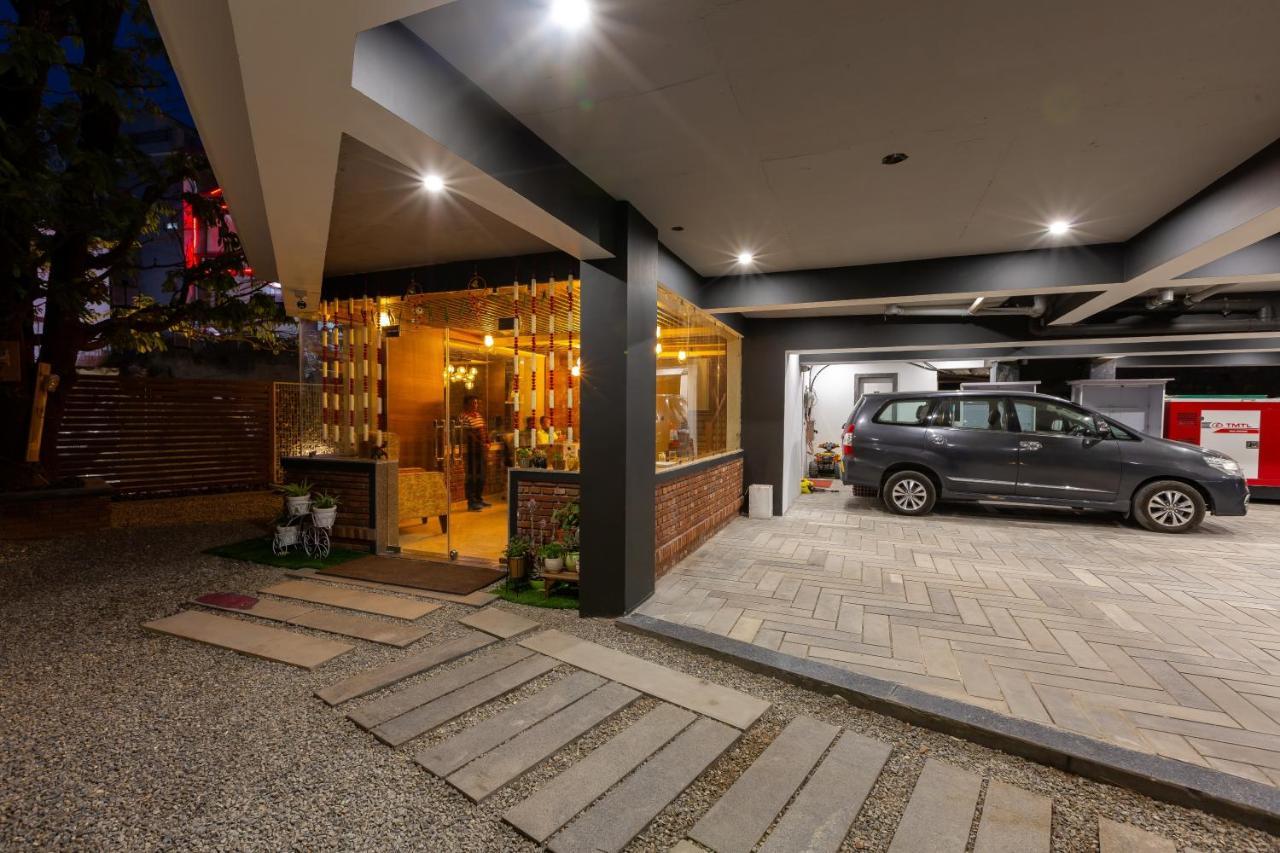 Hotel La Eden Mussoorie Bagian luar foto